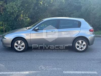 Alfa Romeo 147 ALFA ROMEO 147 1.6 16V TS (105) 5 porte Progression Grigio usata Milano