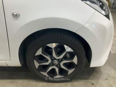 Toyota Aygo Connect 1.0 VVT-i 72 CV 5 porte x-clusiv MMT Bianco usata Benevento