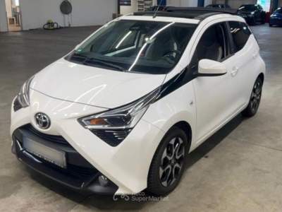 Toyota Aygo Connect 1.0 VVT-i 72 CV 5 porte x-clusiv MMT Bianco usata Benevento