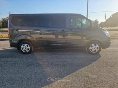 Ford Tourneo Custom 310 2.0 TDCi 170CV aut. Titanium 9 POSTI L2H1 Grigio usata Maruggio