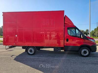 Iveco Daily 35S12 2.3 HPT 120CV CASSA 8 BANCALI Rosso usata Maruggio