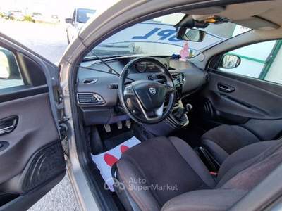 Lancia Ypsilon 1.2 69 CV 5 porte GPL Ecochic Gold Bianco usata Fossombrone
