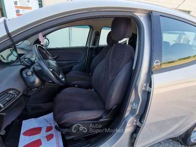 Lancia Ypsilon 1.2 69 CV 5 porte GPL Ecochic Gold Bianco usata Fossombrone