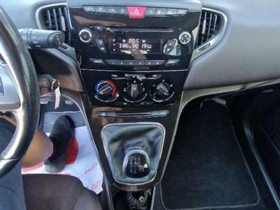 Lancia Ypsilon 1.2 69 CV 5 porte GPL Ecochic Gold Bianco usata Fossombrone