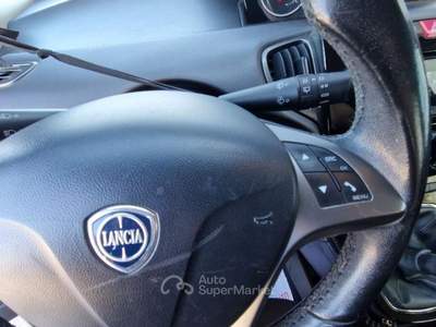 Lancia Ypsilon 1.2 69 CV 5 porte GPL Ecochic Gold Bianco usata Fossombrone