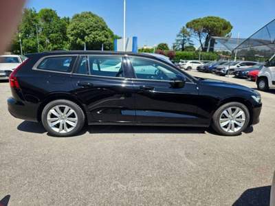 Volvo V60 V60 2.0 b3 Momentum N1 auto 7m - GH345PR Nero usata Basiliano