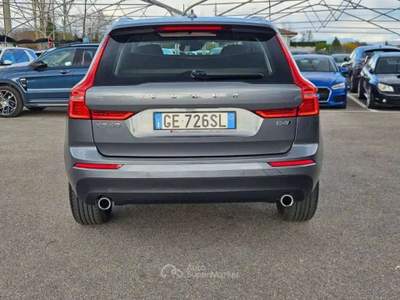 Volvo XC60 XC60  2.0 b4 Momentum Business awd auto -GE726SL Grigio usata Basiliano