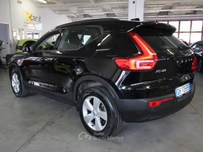 Volvo XC40 T2 Geartronic Momentum AUTOCARRO N1 Nero usata Torino