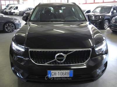 Volvo XC40 T2 Geartronic Momentum AUTOCARRO N1 Nero usata Torino
