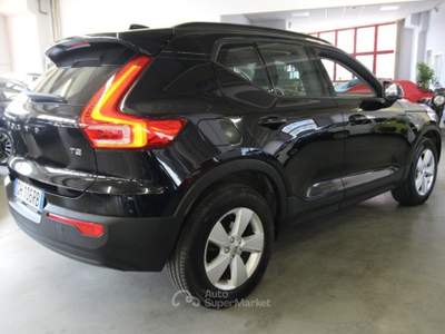 Volvo XC40 T2 Geartronic Momentum AUTOCARRO N1 Nero usata Torino