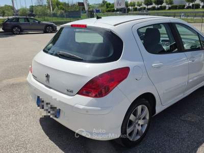 Peugeot 308 1.6 HDi 90CV 5p. Bianco usata Recanati