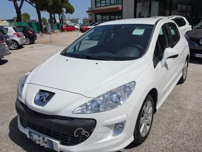 Peugeot 308 1.6 HDi 90CV 5p. Bianco usata Recanati
