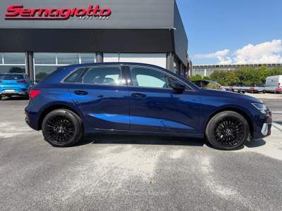 Audi A3 MHEV SPB Sportback s-tronic Business Advanced Blu/Azzurro usata Caerano di San Marco