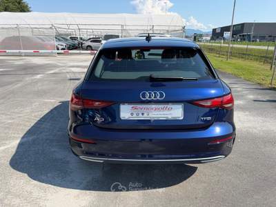 Audi A3 MHEV SPB Sportback s-tronic Business Advanced Blu/Azzurro usata Caerano di San Marco