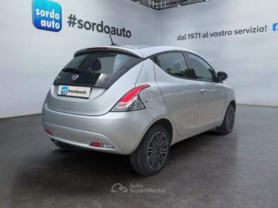 Lancia Ypsilon 1.2 69 CV 5 porte S&S Gold Argento usata Castagnaro