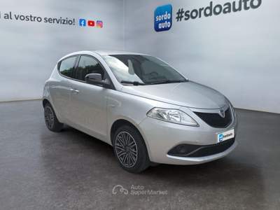 Lancia Ypsilon 1.2 69 CV 5 porte S&S Gold Argento usata Castagnaro