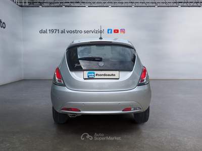 Lancia Ypsilon 1.2 69 CV 5 porte S&S Gold Argento usata Castagnaro