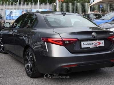 Alfa Romeo Giulia 2.2 Turbodiesel 190 CV AT8 Super Business Grigio usata Roma