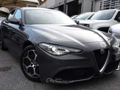 Alfa Romeo Giulia 2.2 Turbodiesel 190 CV AT8 Super Business Grigio usata Roma