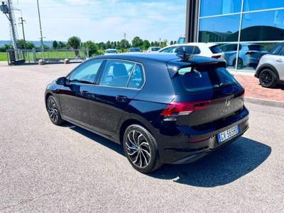 Volkswagen Golf 1.0 eTSI EVO DSG Life Nero usata Pieve di Soligo