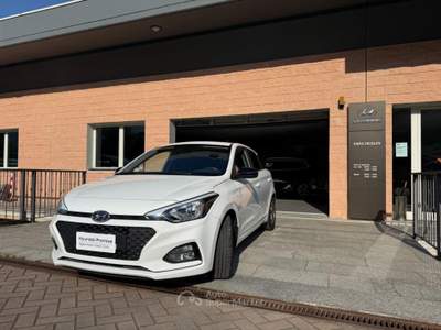 Hyundai i20 1.2 5 porte Econext Connectline Bianco usata Montecrestese