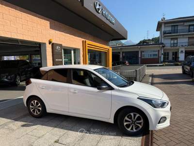 Hyundai i20 1.2 5 porte Econext Connectline Bianco usata Montecrestese