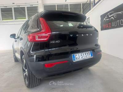 Volvo XC40 T5 Recharge Plug-in Hybrid R-design Nero usata Spilimbergo