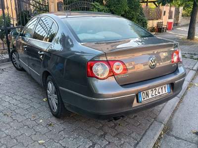 Volkswagen Passat Unico proprietario non fumatore Grigio usata Villamar