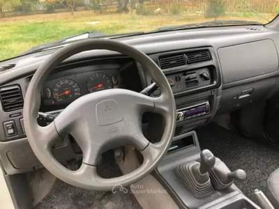 Mitsubishi L200 Tenuta bene,non a fatto fuoristrada.2 proprietario Bianco usata Verona