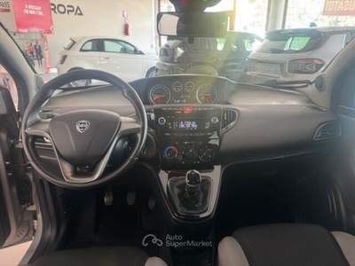 Lancia Ypsilon Ypsilon 1.2 69 CV 5 porte GPL Ecochic Gold Argento usata Concesio