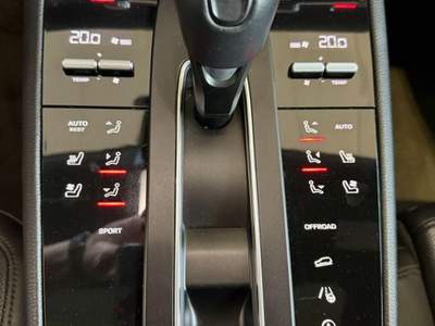 Porsche Macan 2.0 / TETTO PANORAMICO / CERCHI 20'' OFF ROAD Rosso usata Medesano