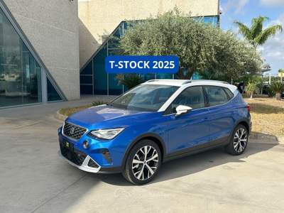 Seat Arona XPERIENCE T-stock 2025 Blu/Azzurro usata Gela