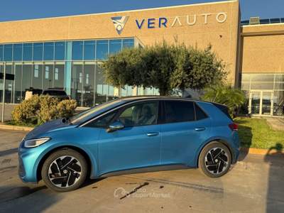 Volkswagen ID.3 Edition Plus T-stock 2025 Blu/Azzurro usata Gela