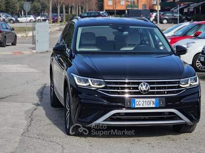 Volkswagen Tiguan Allspace SCR DSG 4MOTION R-Line Nero usata Perugia