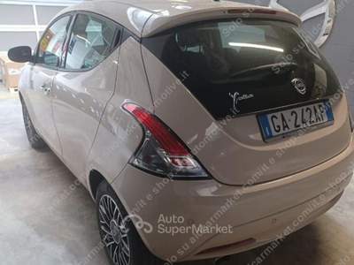 Lancia Ypsilon 1.2 69 CV 5 porte S&S Gold Bianco usata Trebaseleghe