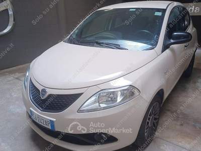 Lancia Ypsilon 1.2 69 CV 5 porte S&S Gold Bianco usata Trebaseleghe