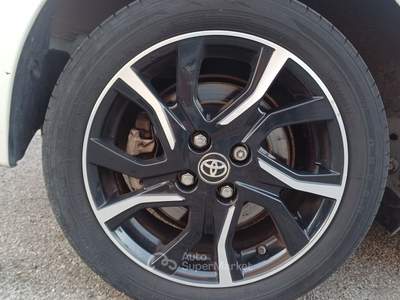 Toyota Yaris 5 porte Style Bianco usata Massafra