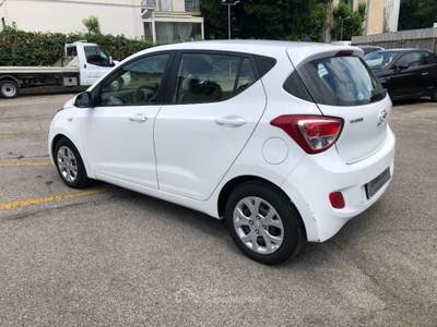 Hyundai i10 1.0 MPI Login Bianco usata Firenze