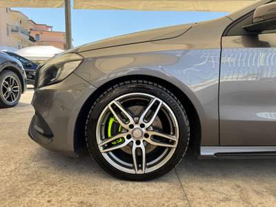 Mercedes-Benz Classe A A 220 d AUTO PREPIUM PLUS / TETTO - MY17 Grigio usata Qualiano