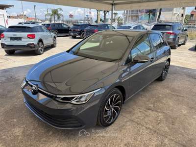 Volkswagen Golf DSG LIFE - MY22 Grigio usata Qualiano