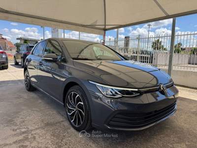 Volkswagen Golf DSG LIFE - MY22 Grigio usata Qualiano