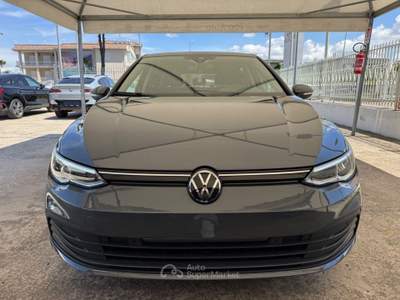 Volkswagen Golf DSG LIFE - MY22 Grigio usata Qualiano