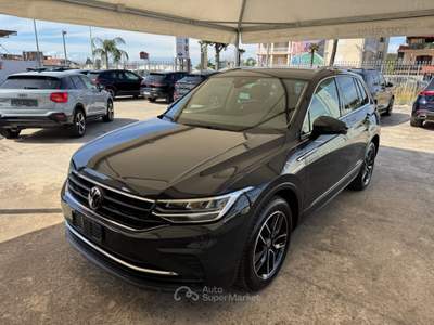 Volkswagen Tiguan DSG ELEGANCE - MY22 Grigio usata Qualiano