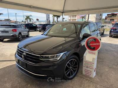 Volkswagen Tiguan DSG ELEGANCE - MY22 Grigio usata Qualiano