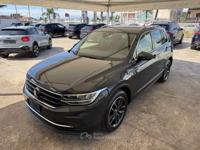 Volkswagen Tiguan DSG ELEGANCE - MY22 Grigio usata Qualiano