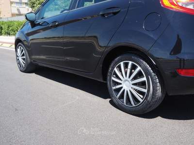 Ford Fiesta  1.2 82 CV 5 porte Titanium Nero usata Bari