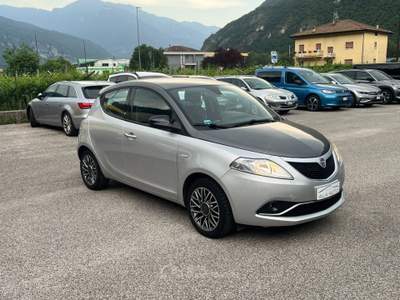Lancia Ypsilon 1.2 69 CV 5 porte Gold Grigio usata Ala