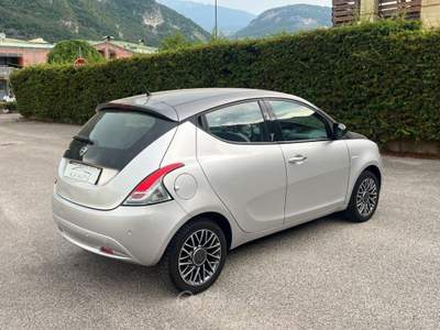 Lancia Ypsilon 1.2 69 CV 5 porte Gold Grigio usata Ala