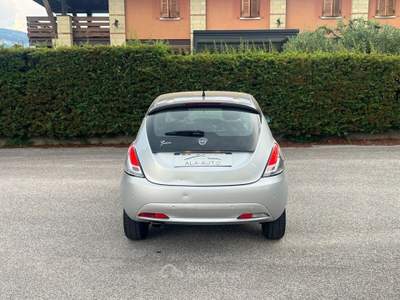Lancia Ypsilon 1.2 69 CV 5 porte Gold Grigio usata Ala