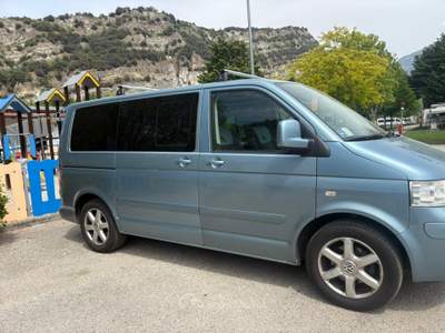 Volkswagen Multivan Non fumatori, secondo proprietario, Blu/Azzurro usata Egna